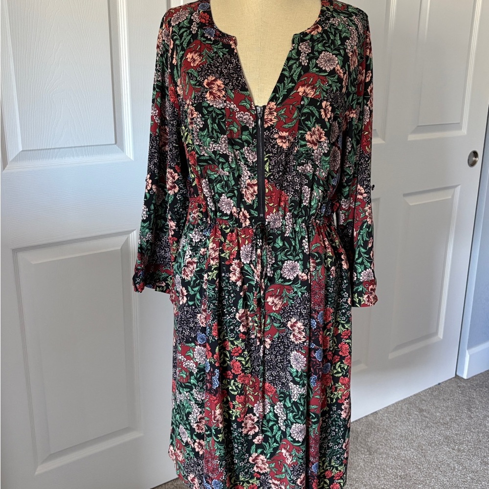Torrid - Floral V-Neck Long Sleeve Dress in Black and Red